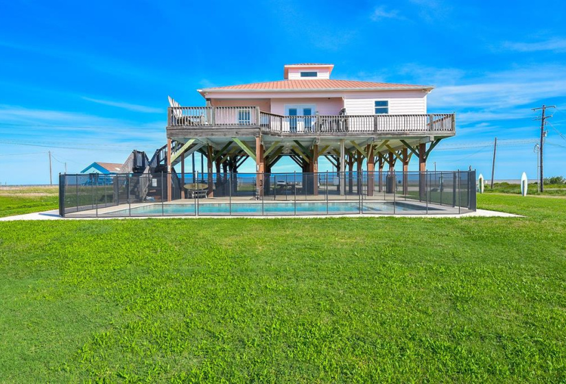 Gorgeous In-Ground Pool with Intra-Coastal Views