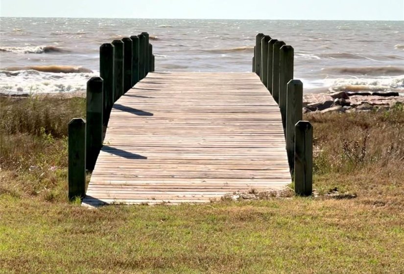 Inviting walkway to the beach.