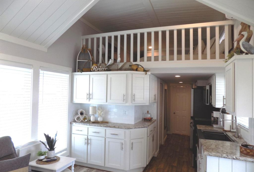 Relaxing time! Close to the ICW.Look at the beautiful tiny home.  Two queen beds in the double loft upstairs!