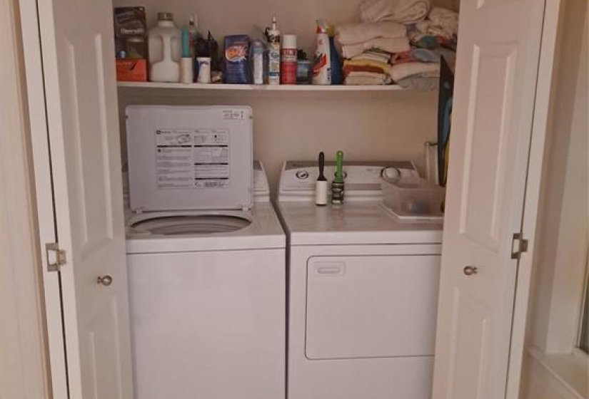 WASHER/DRYER IN HOUSE