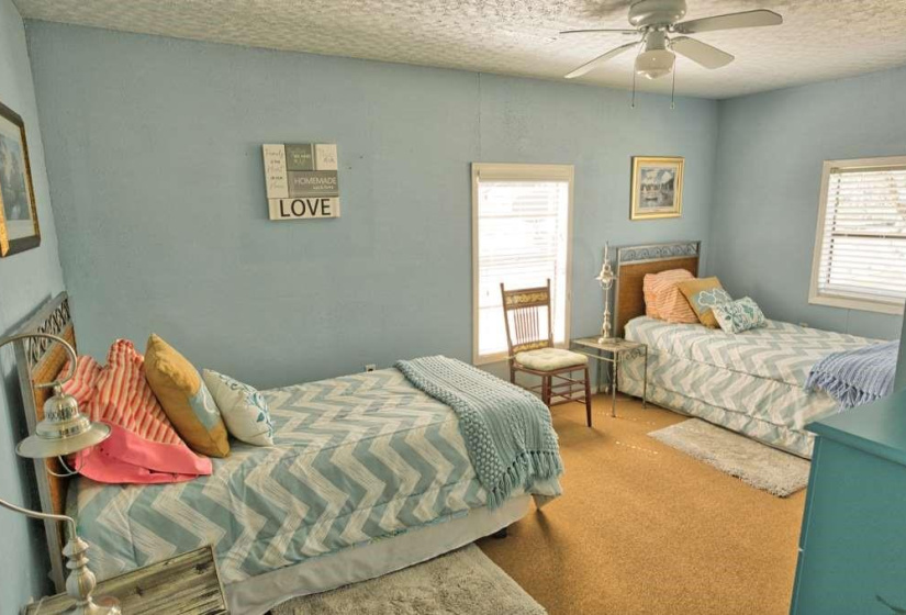 Secondary bedroom