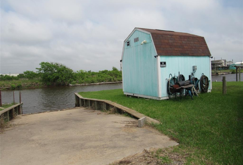 PRIVATE BOAT SLIP