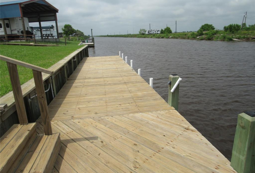 LARGE PIER WITH STEPS FOR EASY ACCESS