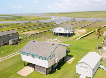 Located close to the mouth of Caney Creek.