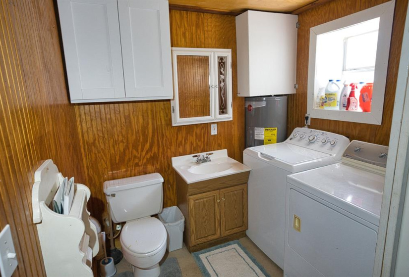 Utility room/Bathroom downstairs