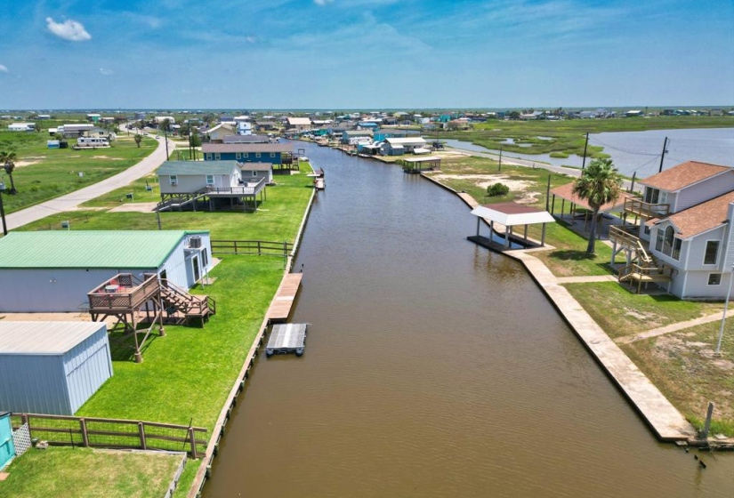 Other direction down the canal