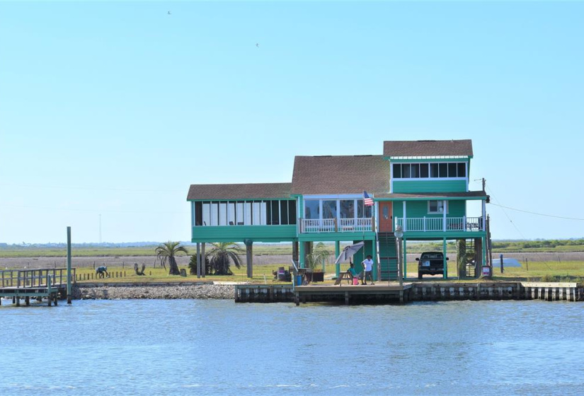 Seclusion!  Plenty of room for that boat house leaving you an unobstructed view.  Pier already there to the left!