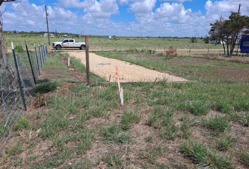 RV PAD/DRIVE WITH FENCING