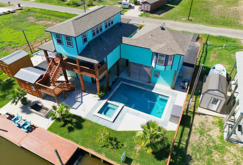 PARADISE ON THE WATER! Pool, Hot Tub and great fishing from your own dock